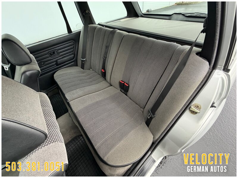 1992 BMW 316i Touring 5-Speed - Photo 16 - Portland, OR 97230