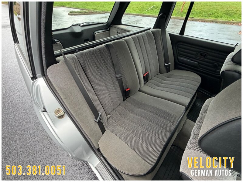 1992 BMW 316i Touring 5-Speed - Photo 19 - Portland, OR 97230