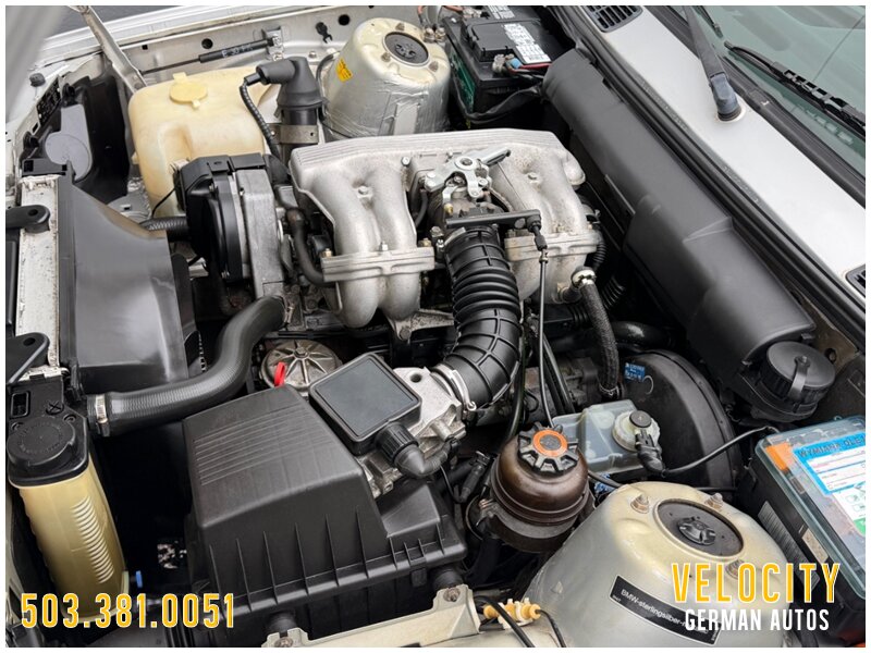 1992 BMW 316i Touring 5-Speed - Photo 9 - Portland, OR 97230