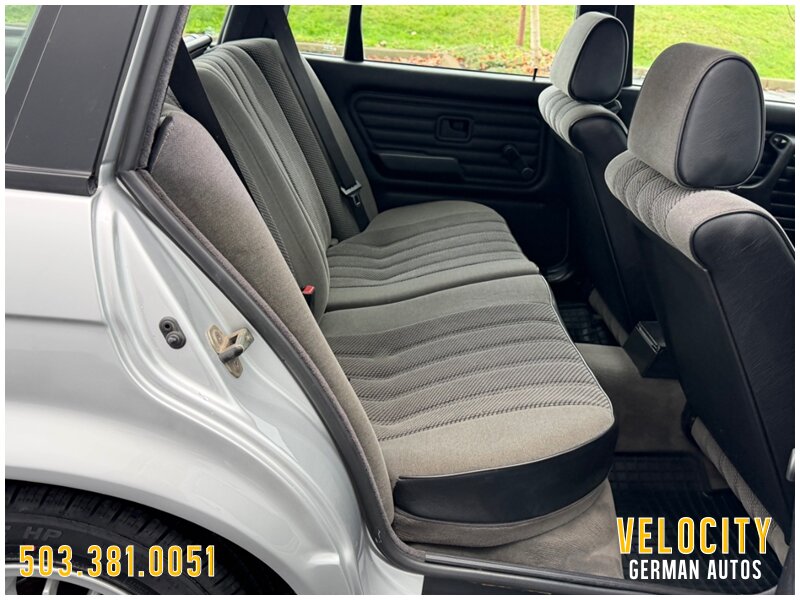 1992 BMW 316i Touring 5-Speed - Photo 18 - Portland, OR 97230