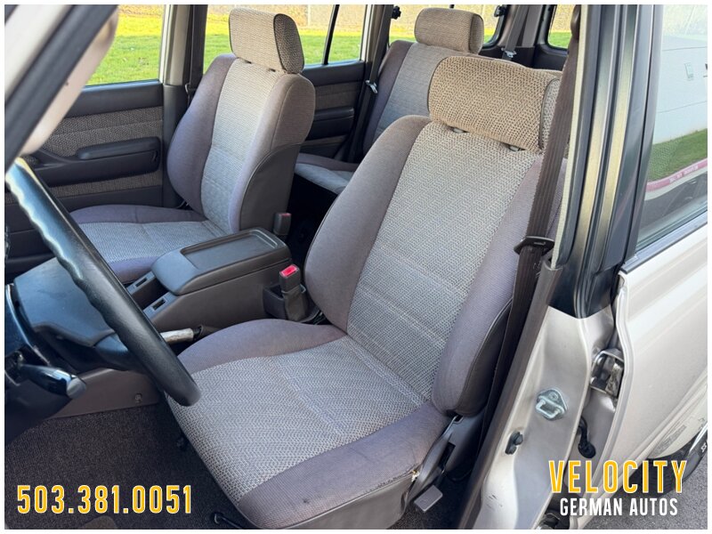 1991 Toyota Land Cruiser 4WD - Photo 6 - Portland, OR 97230