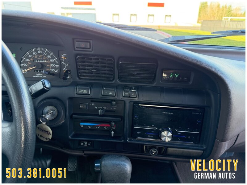 1991 Toyota Land Cruiser 4WD - Photo 15 - Portland, OR 97230