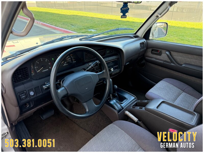 1991 Toyota Land Cruiser 4WD - Photo 5 - Portland, OR 97230