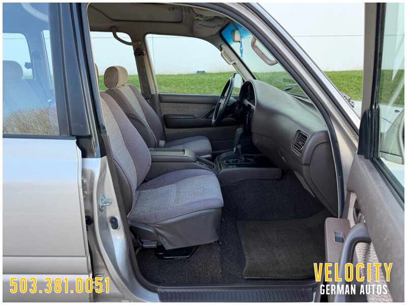 1991 Toyota Land Cruiser 4WD - Photo 12 - Portland, OR 97230