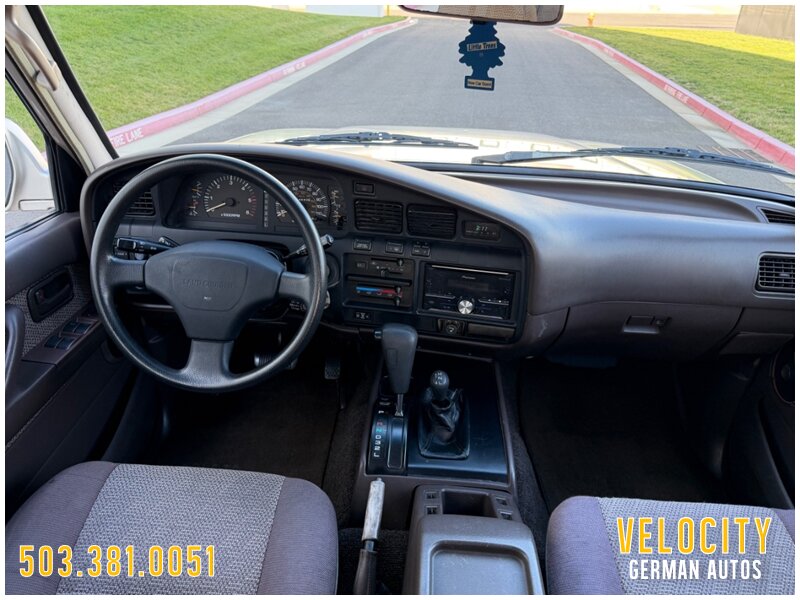 1991 Toyota Land Cruiser 4WD - Photo 11 - Portland, OR 97230