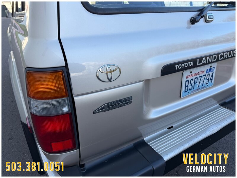 1991 Toyota Land Cruiser 4WD - Photo 18 - Portland, OR 97230