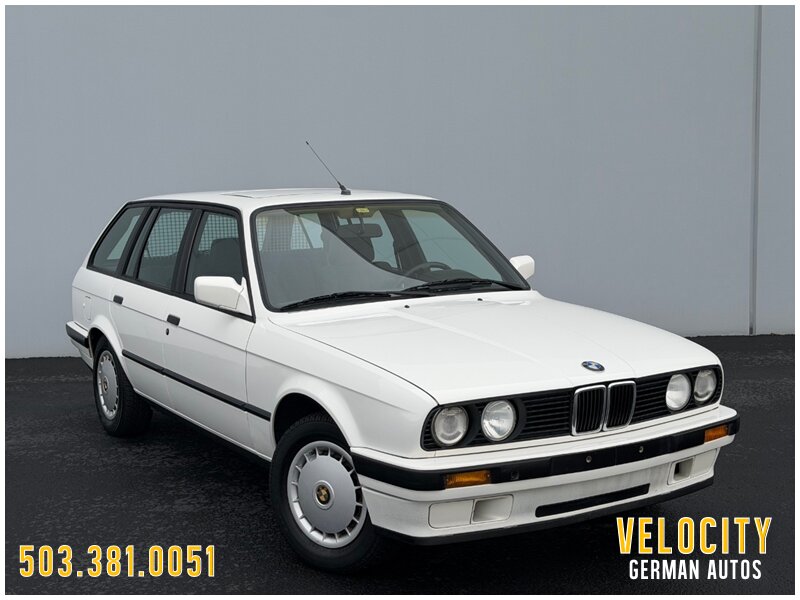 1990 BMW 318i  Touring