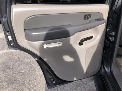 2003 GMC Yukon SLE   - Photo 16 - Dallas, TX 75247