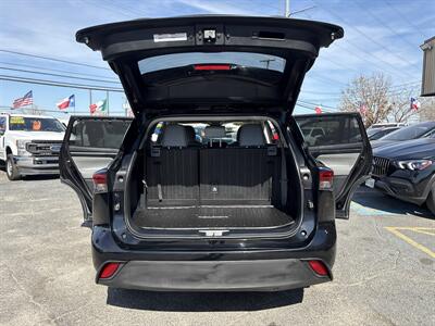 2023 Toyota Highlander XLE   - Photo 27 - Dallas, TX 75247