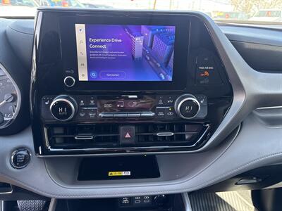 2023 Toyota Highlander XLE   - Photo 21 - Dallas, TX 75247