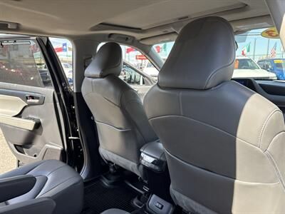 2023 Toyota Highlander XLE   - Photo 39 - Dallas, TX 75247
