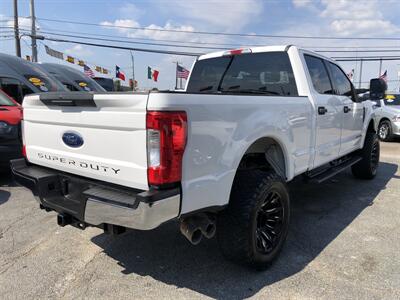 2019 Ford F-250 XLT   - Photo 9 - Dallas, TX 75247
