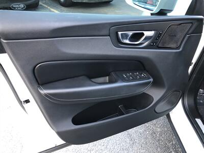 2022 Volvo XC60 B5 Inscription   - Photo 14 - Dallas, TX 75247