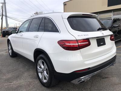 2018 Mercedes-Benz GLC GLC 300   - Photo 15 - Dallas, TX 75247