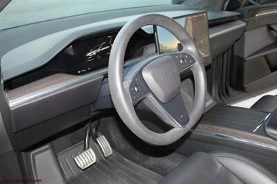 2023 Tesla Model X Standard Range   - Photo 15 - Rialto, CA 92376-8618