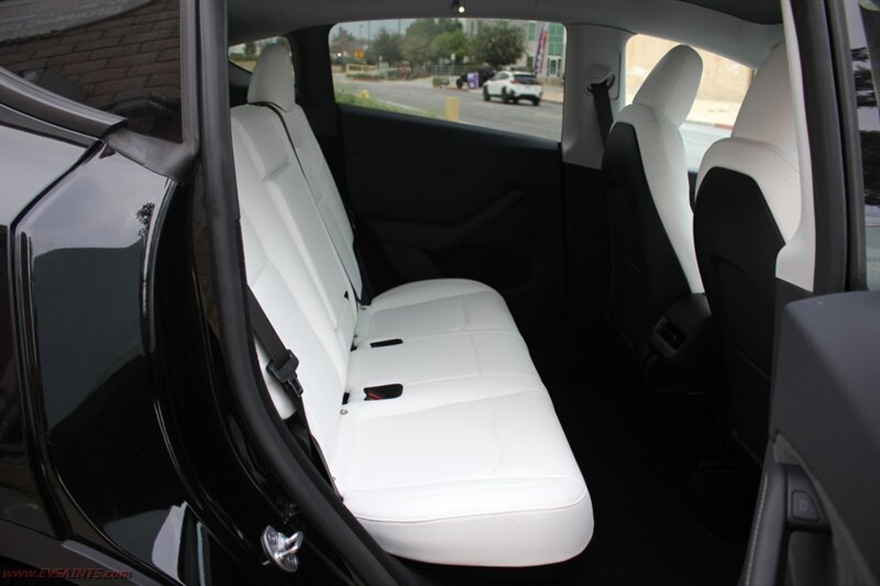 2023 Tesla Model Y - Photo 11 - Rialto, CA 92376-8618