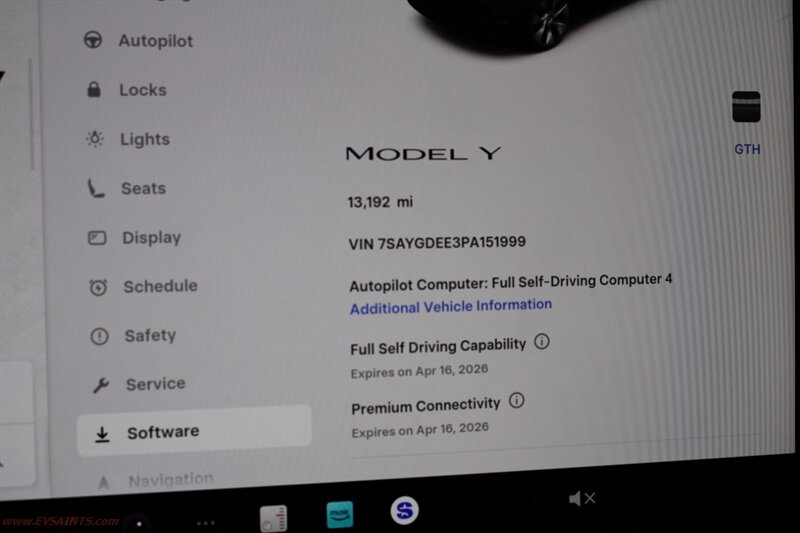 2023 Tesla Model Y - Photo 18 - Rialto, CA 92376-8618