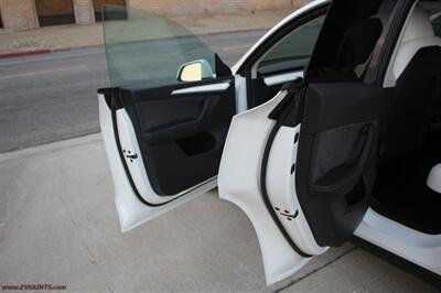 2025 Tesla Model Y Performance  We Finance This - Photo 10 - Rialto, CA 92376-8618