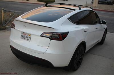 2025 Tesla Model Y Performance  We Finance This - Photo 6 - Rialto, CA 92376-8618