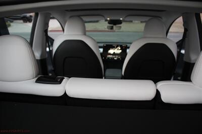 2025 Tesla Model Y Performance  We Finance This - Photo 15 - Rialto, CA 92376-8618