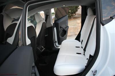2025 Tesla Model Y Performance  We Finance This - Photo 13 - Rialto, CA 92376-8618
