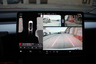 2025 Tesla Model Y Performance  We Finance This - Photo 22 - Rialto, CA 92376-8618