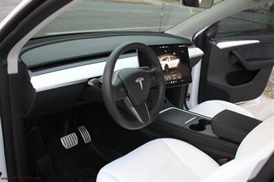 2025 Tesla Model Y Performance  We Finance This - Photo 12 - Rialto, CA 92376-8618