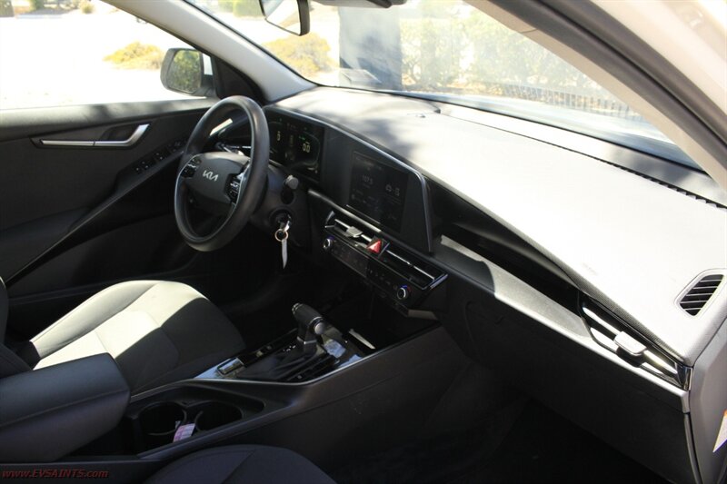 2024 Kia Niro LX We Finance - Photo 14 - Rialto, CA 92376-8618