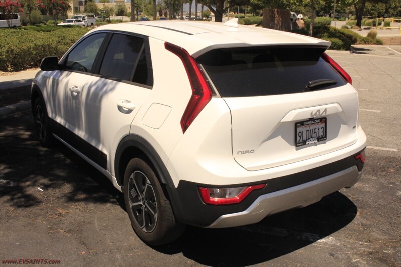 2024 Kia Niro LX We Finance - Photo 7 - Rialto, CA 92376-8618
