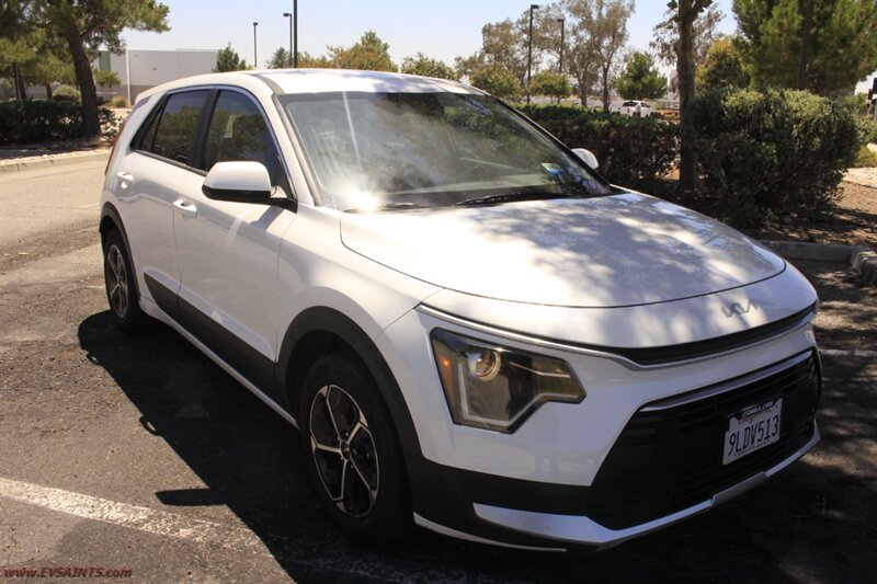 2024 Kia Niro LX  We Finance