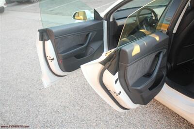 2018 Tesla Model 3 Mid Range We Finance - Photo 11 - Rialto, CA 92376-8618