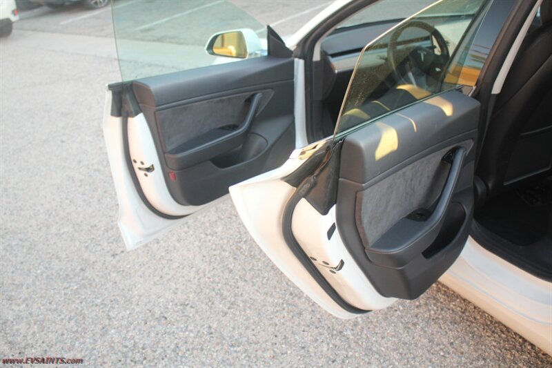 2018 Tesla Model 3 Mid Range We Finance - Photo 11 - Rialto, CA 92376-8618