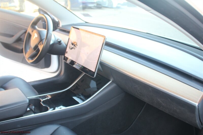 2018 Tesla Model 3 Mid Range We Finance - Photo 15 - Rialto, CA 92376-8618