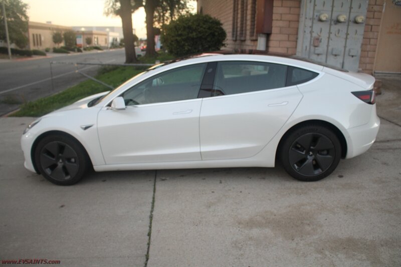 2018 Tesla Model 3 Mid Range We Finance - Photo 5 - Rialto, CA 92376-8618