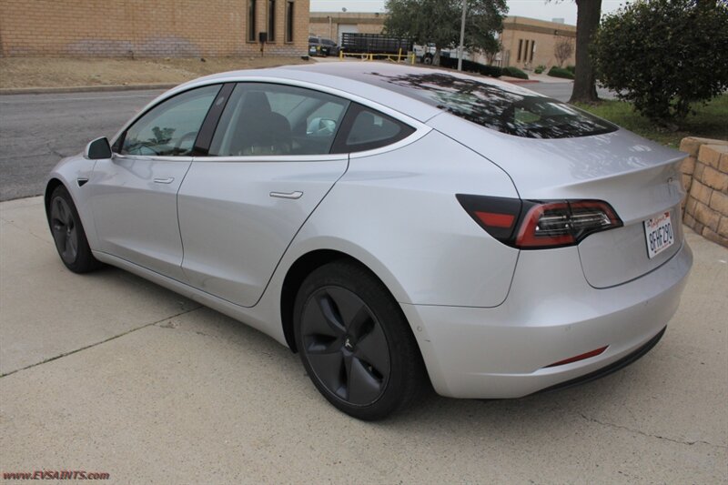 2018 Tesla Model 3 Long Range We Finance - Photo 5 - Rialto, CA 92376-8618