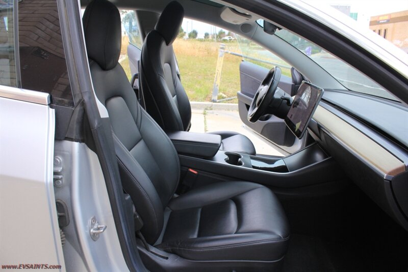 2018 Tesla Model 3 Long Range We Finance - Photo 15 - Rialto, CA 92376-8618