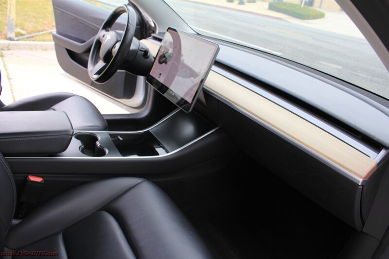 2018 Tesla Model 3 Long Range We Finance - Photo 14 - Rialto, CA 92376-8618