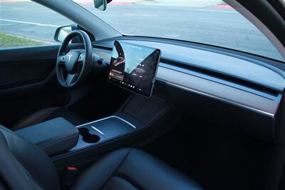 2022 Tesla Model Y Long Range  Warranty *** We Finance - Photo 14 - Rialto, CA 92376-8618
