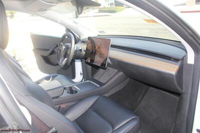 2022 Tesla Model Y Long Range  FSD - DCAP - 7-Seat - Photo 13 - Rialto, CA 92376-8618