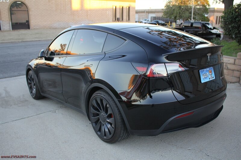 2023 Tesla Model Y Performance All Black Premium - Photo 6 - Rialto, CA 92376-8618