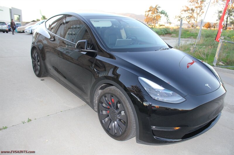 2023 Tesla Model Y Performance All Black Premium - Photo 10 - Rialto, CA 92376-8618