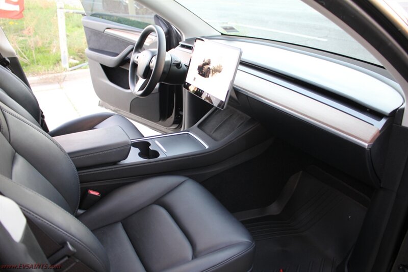 2023 Tesla Model Y Performance All Black Premium - Photo 17 - Rialto, CA 92376-8618