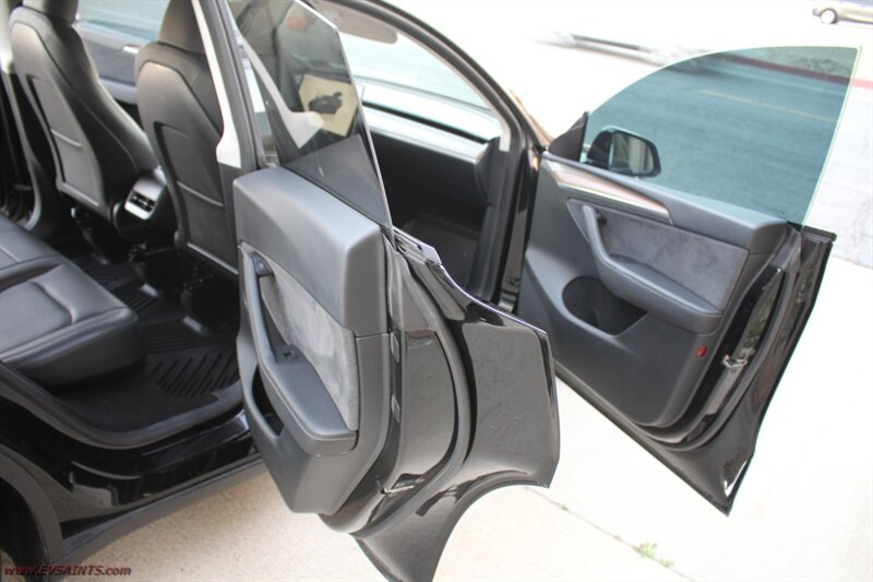 2023 Tesla Model Y Performance All Black Premium - Photo 14 - Rialto, CA 92376-8618