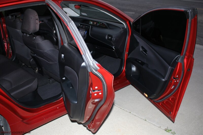 2018 Toyota Prius Two - Photo 9 - Rialto, CA 92376-8618