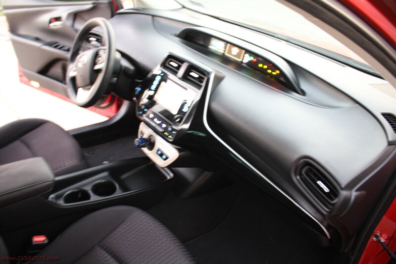 2018 Toyota Prius Two - Photo 12 - Rialto, CA 92376-8618