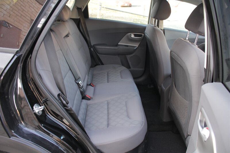 2018 Kia Niro LX - Photo 11 - Rialto, CA 92376-8618