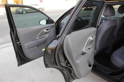2018 Kia Niro LX - Photo 16 - Rialto, CA 92376-8618