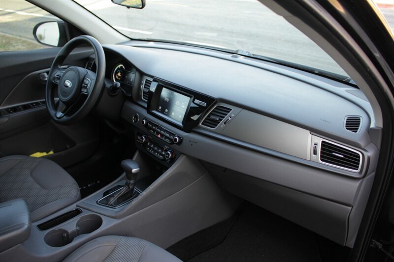 2018 Kia Niro LX - Photo 12 - Rialto, CA 92376-8618