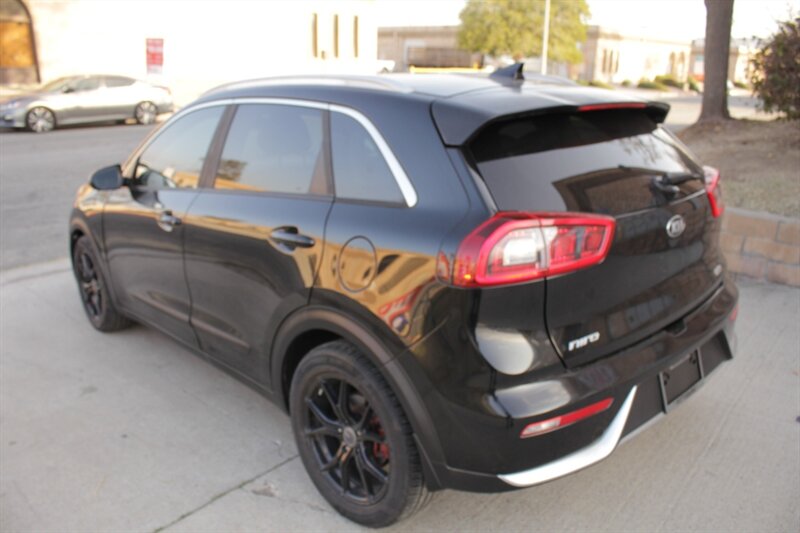 2018 Kia Niro LX - Photo 5 - Rialto, CA 92376-8618