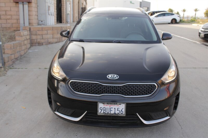 2018 Kia Niro LX - Photo 2 - Rialto, CA 92376-8618